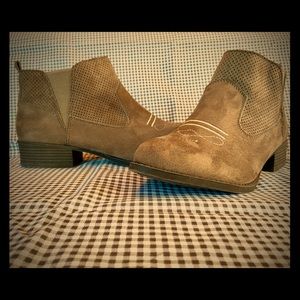 Women’s ankle boots
